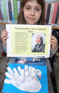 Akcje: „Kto czyta książki, żyje podwójnie” – Międzynarodowy Dzień Książki dla Dzieci w Filii nr 3